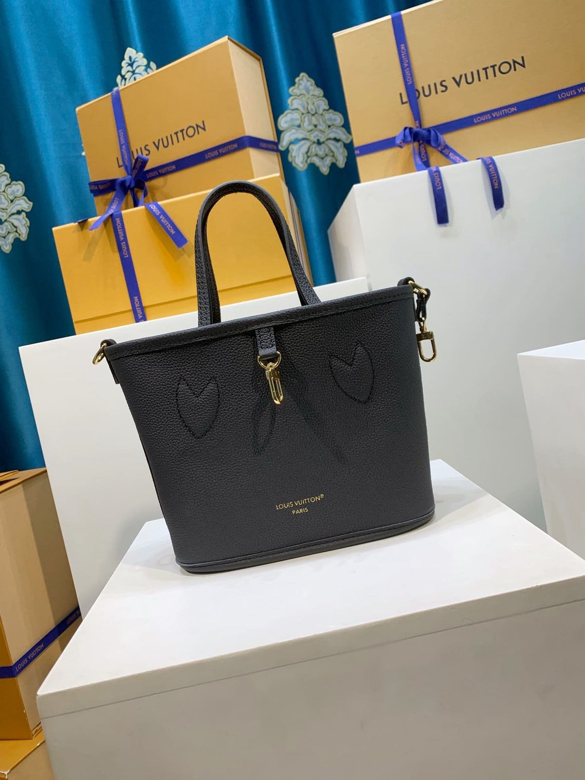Louis Vuitton M12099 Neverfull Bandoulière Inside Out BB