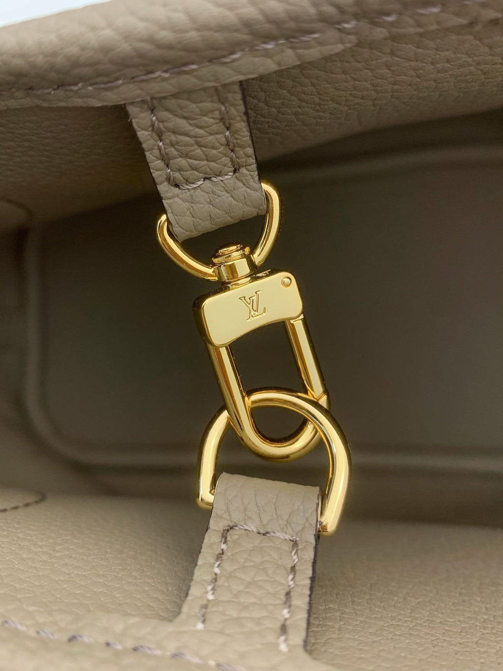 Louis Vuitton M12109 Neverfull Bandoulière Inside Out BB