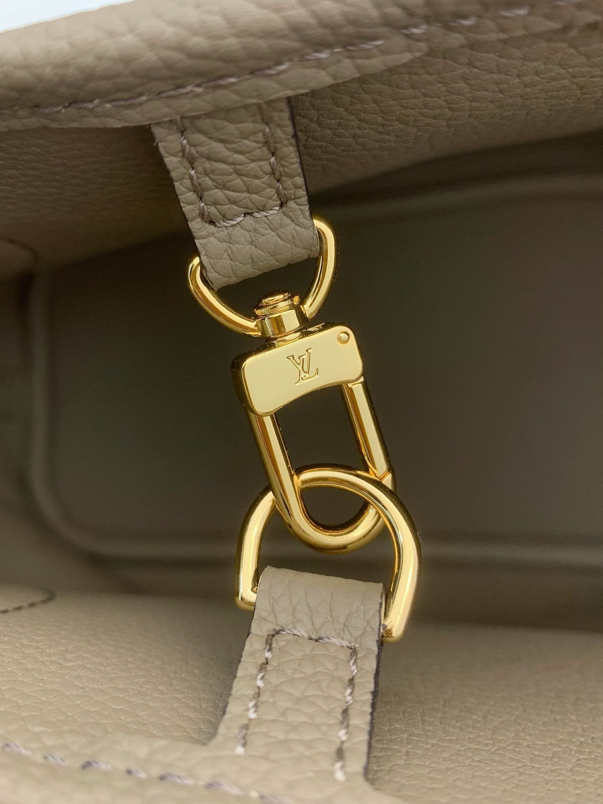 Louis Vuitton M12109 Neverfull Bandoulière Inside Out BB