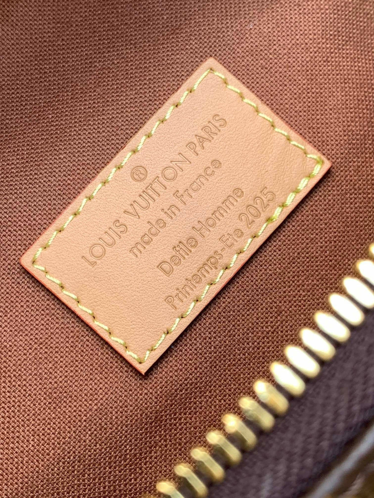 Louis Vuitton M15271 Rush Bumbag