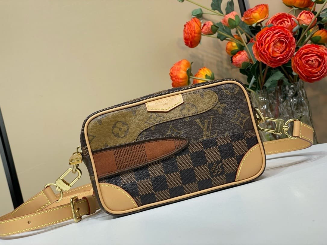 Louis Vuitton M26020 Trocadéro Wearable Punge