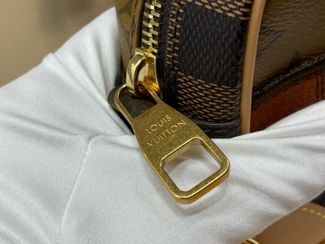 Louis Vuitton M26020 Trocadéro Wearable Punge