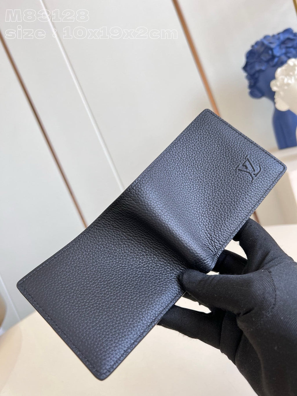 Louis Vuitton M83128 Slender Punge