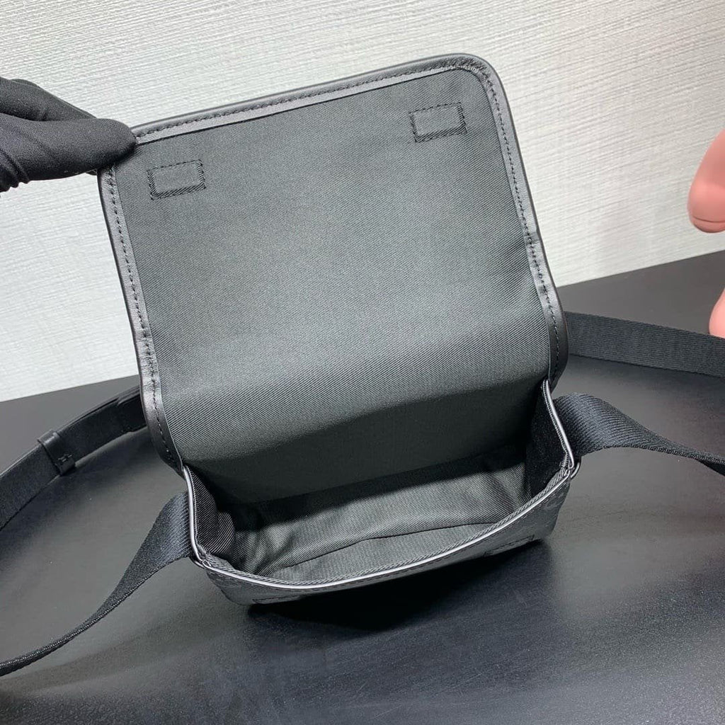 Louis Vuitton M12599 Bosphore Wearable Punge