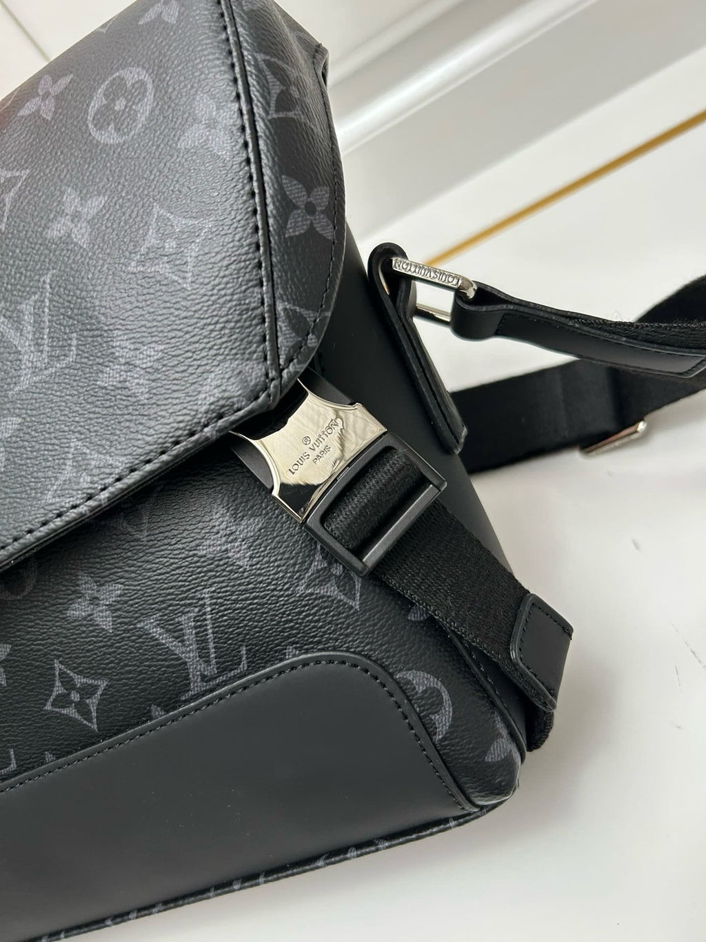 Louis Vuitton Messenger MM Voyager M40510
