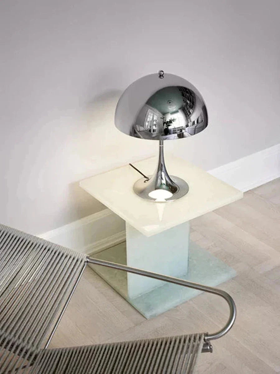 Panthella 320 bordlampe
