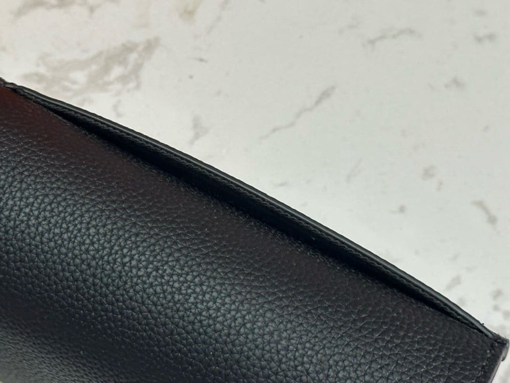 Louis Vuitton M82085 Fastline Wearable Punge