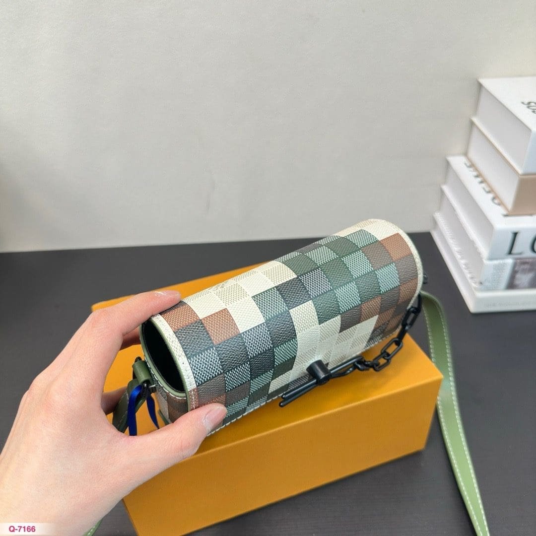 Louis Vuitton M83172 Steamer Wearable Punge