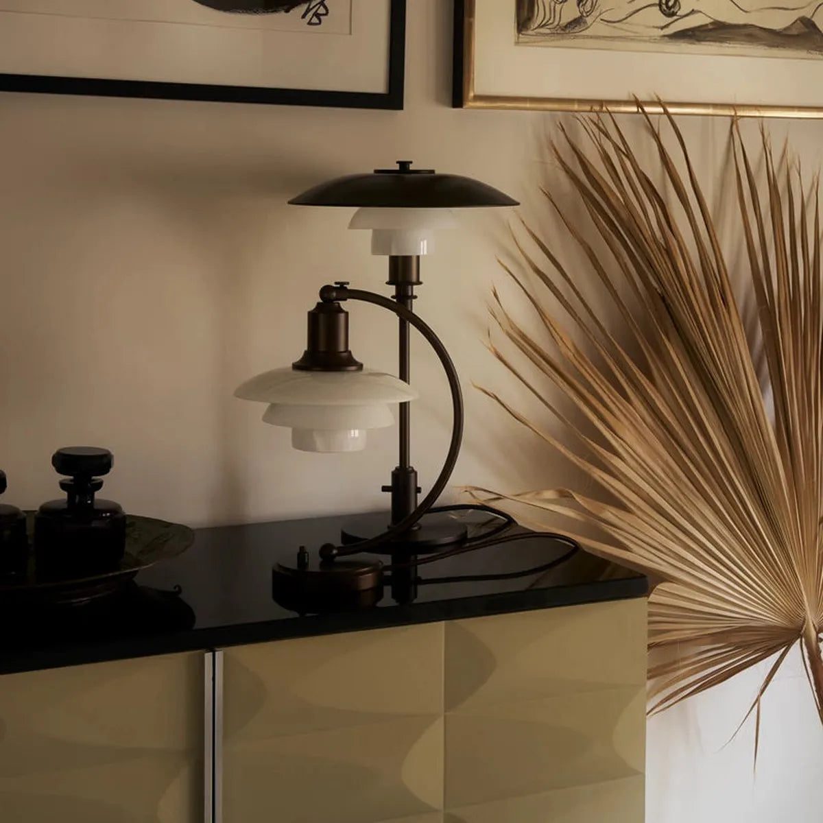 PH 2/2 Luna aged brass opal bordlampe