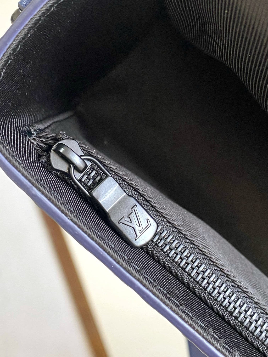 Louis Vuitton M11522 Steamer Wearable Geldbörse