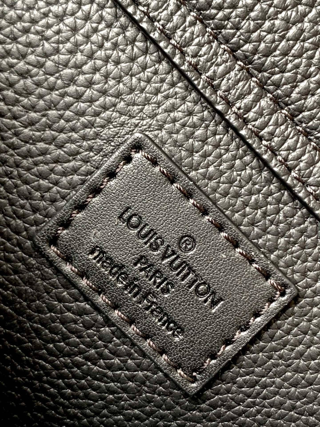 Louis Vuitton M57081 TAKEOFF Skuldertaske