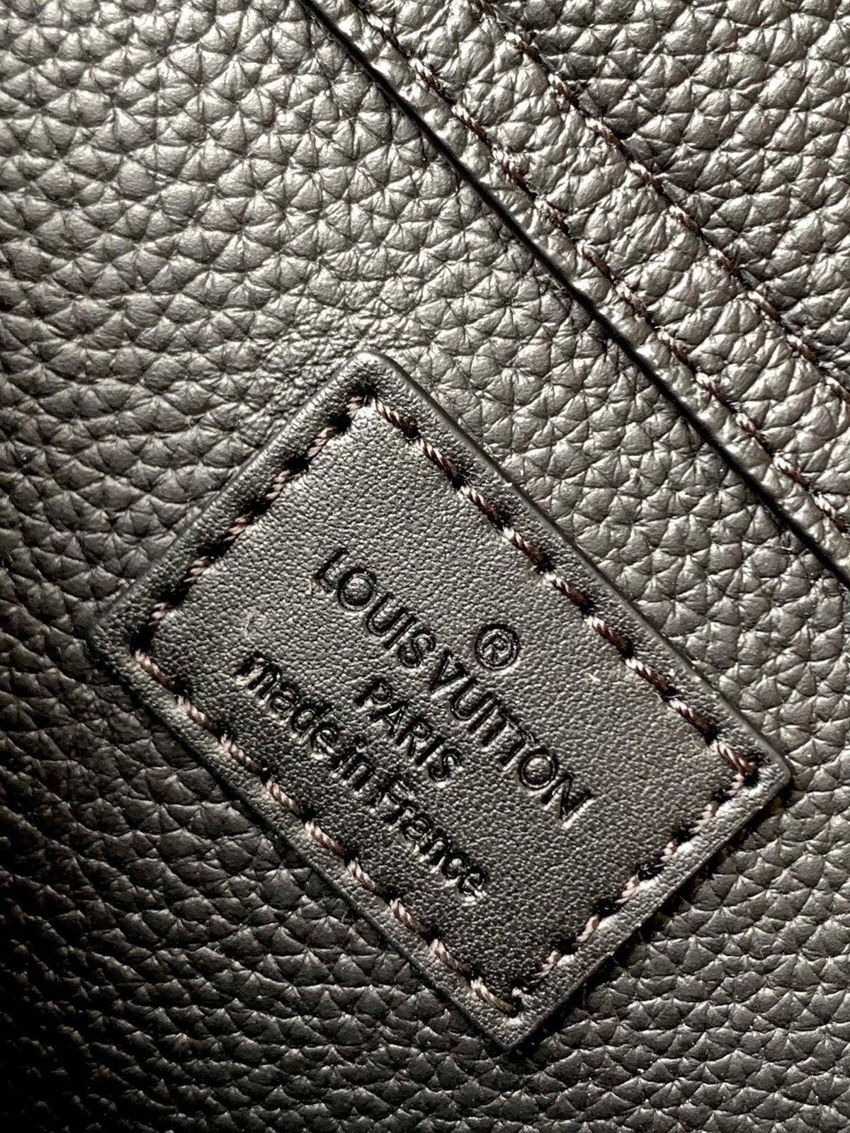 Louis Vuitton M57081 TAKEOFF Skuldertaske