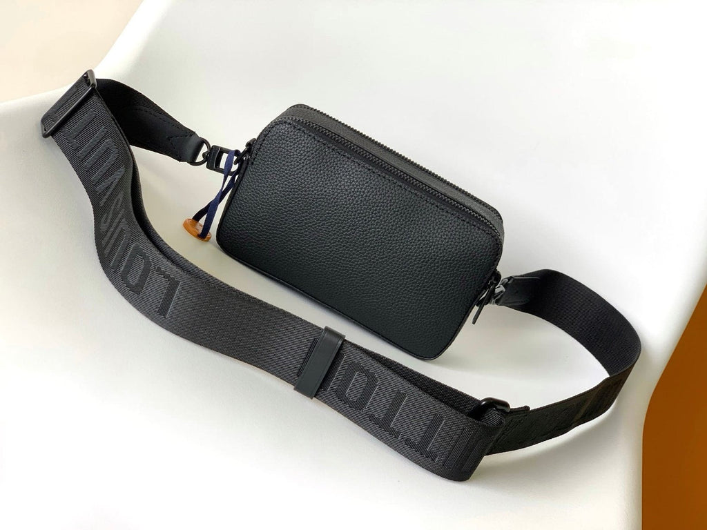 Louis Vuitton M59161 Alpha Wearable Punge