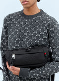 Gucci Embossed Logo Small Crossbody-taske