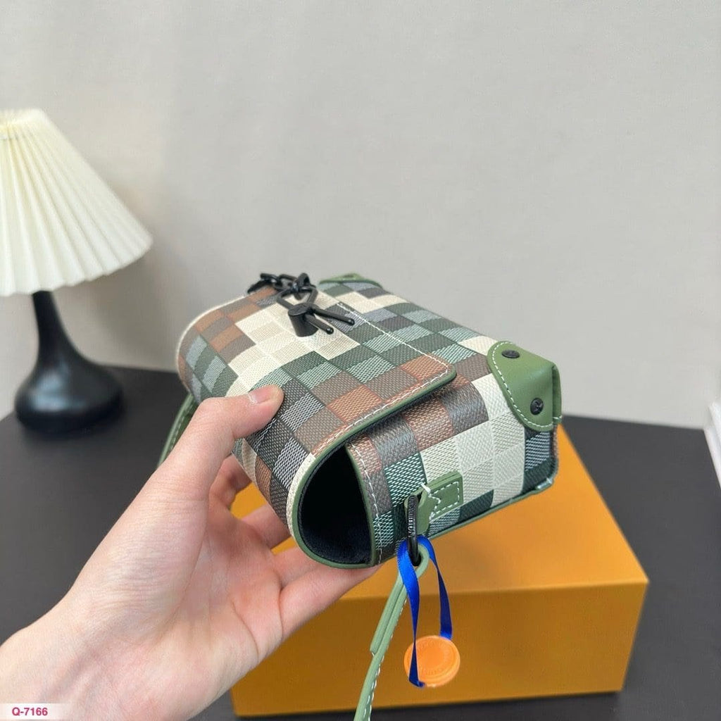 Louis Vuitton M83172 Steamer Wearable Punge