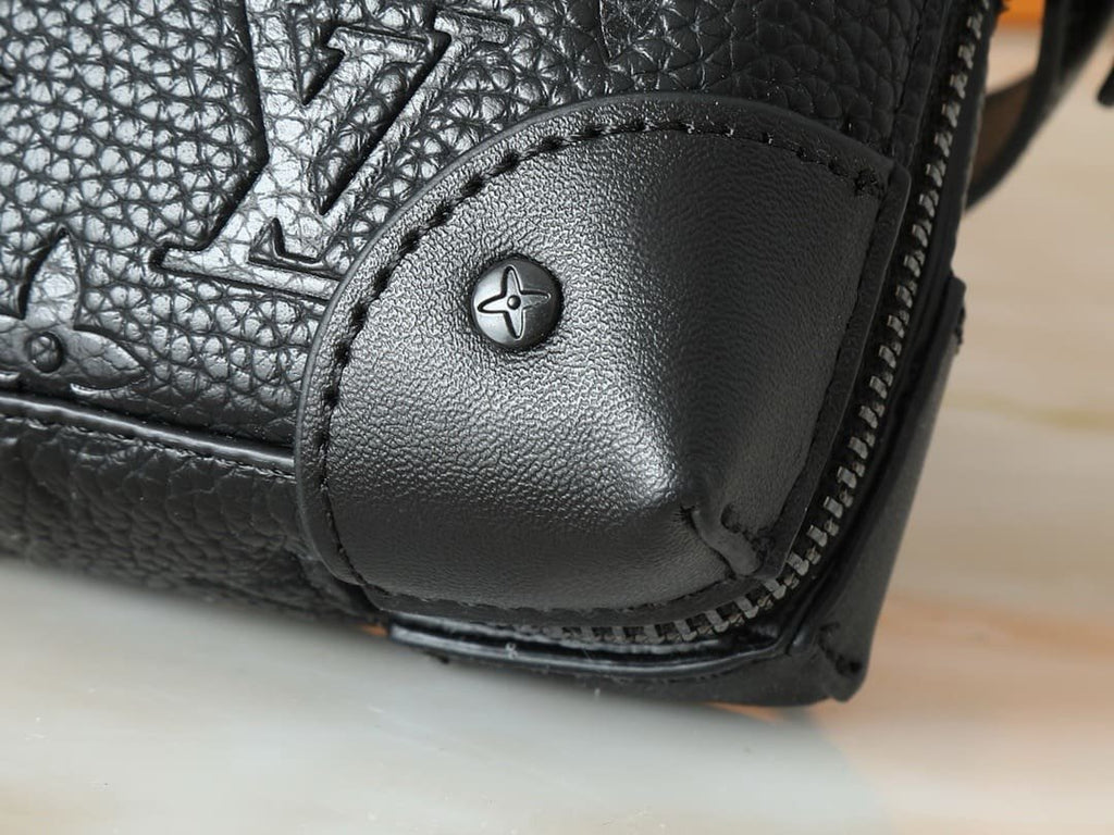 Louis Vuitton M80224 Soft Trunk Punge