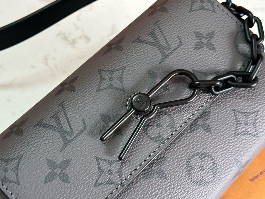 Louis Vuitton M11496 Steamer Wearable Punge