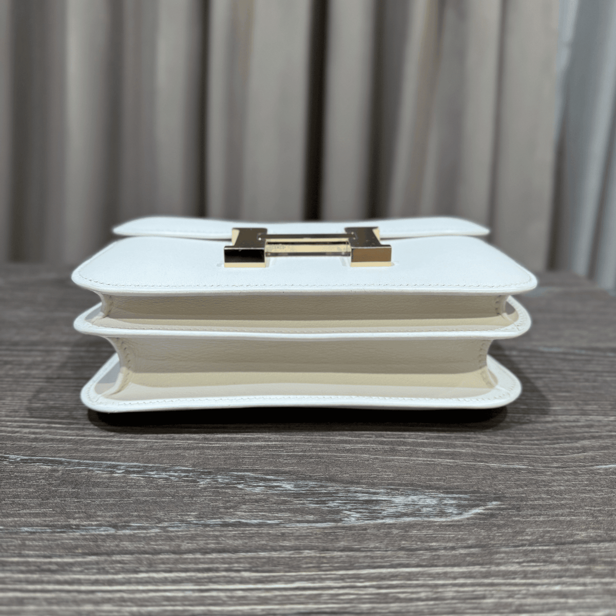 Hermès Constance III 18 Mini Miroir Veau Swift Gold Hardware
