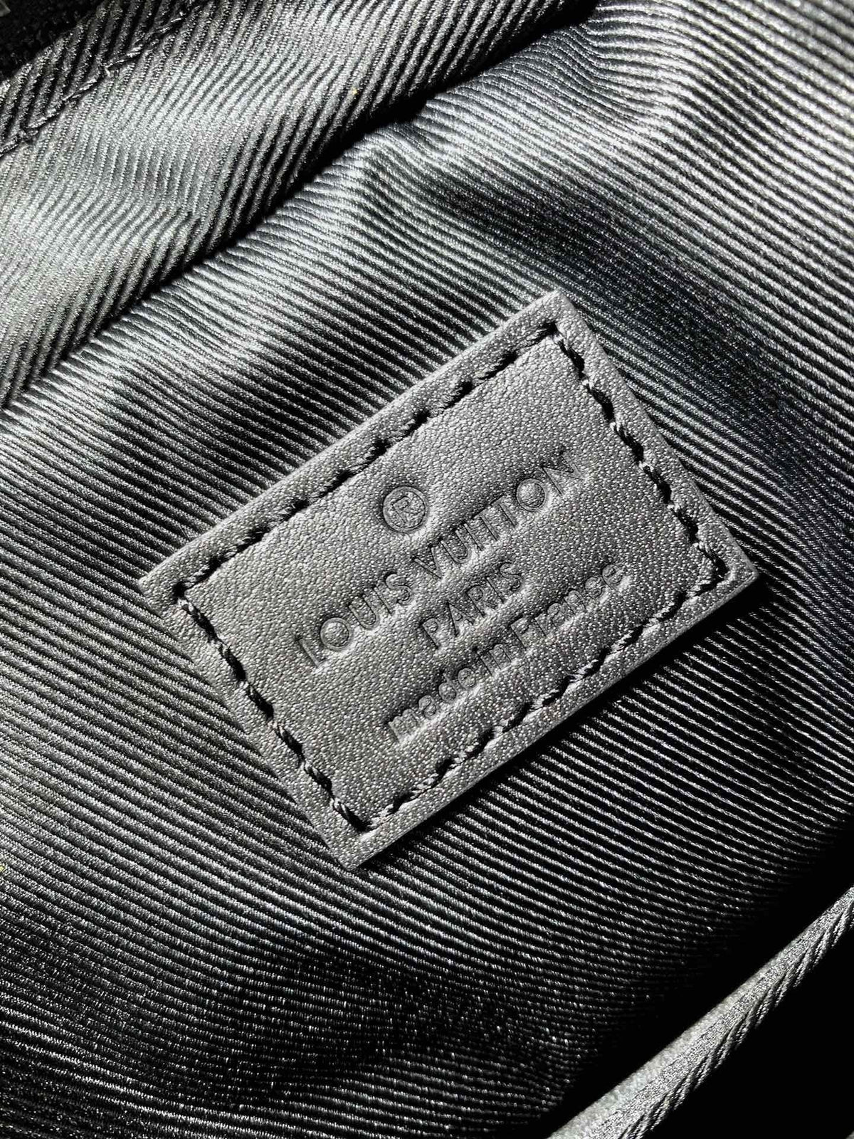Louis Vuitton M69443 Trio Messenger