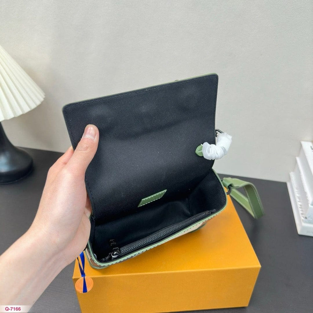 Louis Vuitton M83172 Steamer Wearable Punge