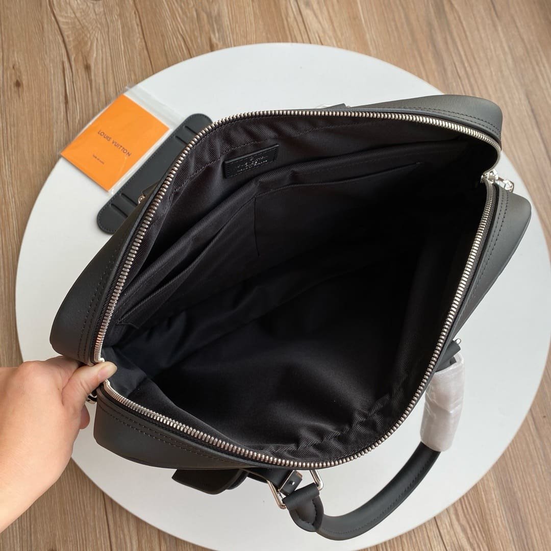 Louis Vuitton N40444 Porte-Documents Voyage PM